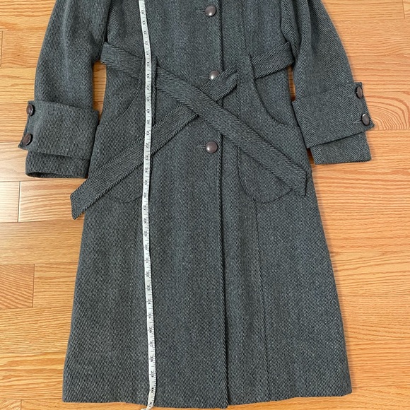 Gray wool long coat in size Medium - Picture 10 of 10
